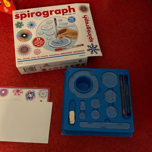 Gently used Spirograph - fun way to make designs! - Picture 3 of 4